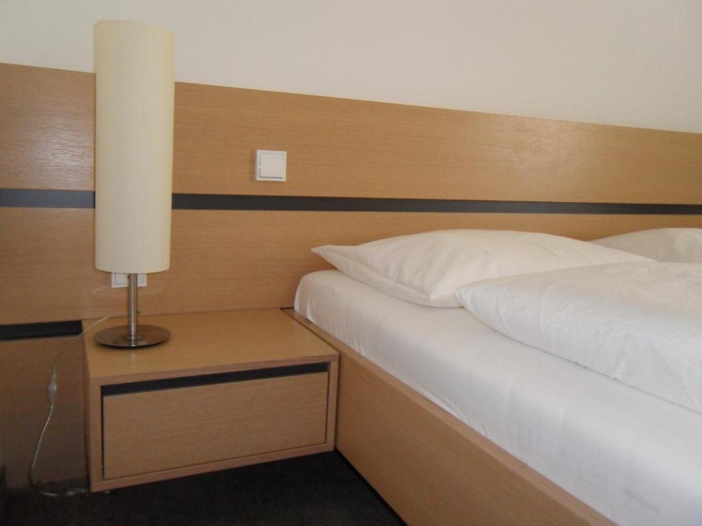 Gasthof-Pension Schuetz Wesenufer Room photo